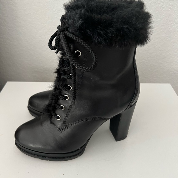 DKNY FAUX FUR HEELED/LACE UP BOOTS BLACK SIZE 9.5 - Picture 3 of 5